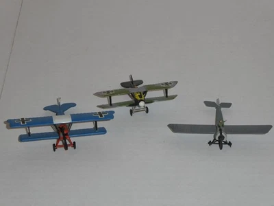 (3) Vintage '70s BACHMANN MINI-PLANES Fokker D-VII ALBATROSS E-III Fokker D-III - Image 1 of 3