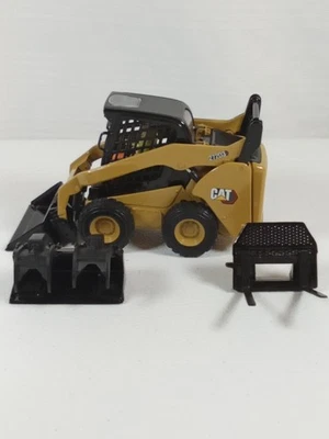 CAT 272D3 Skid Steer Loader 1:32 DIECAST MASTERS 85678 MB - Image 1 of 4