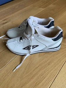 UMBRO GLADIATOR UK 6 WHITE TRAINERS - Picture 1 of 12