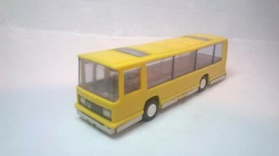 PULLMAN  BISON  A FRIZIONE IN PLASTICA E LATTA   " VINTAGE " - Immagine 1 di 4