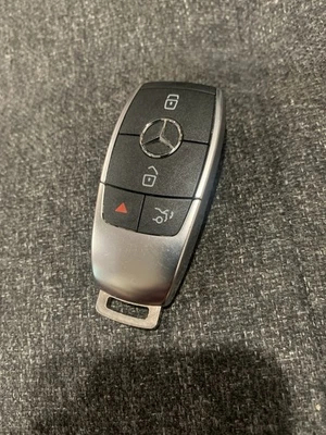 Mercedes Benz Key Fob OEM - Image 1 of 3