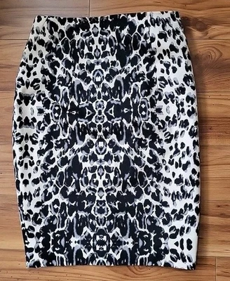 Falda lápiz recta con estampado de leopardo Mossimo con bolsillos, forrada, talla 4 Foto 1 de 4