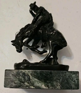Frederic Remington Il Serpente a Sonagli Mini Statua in Bronzo/Base in Marmo Alta 5" - Foto 1 di 8