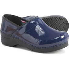 sanita women's professional patent clog