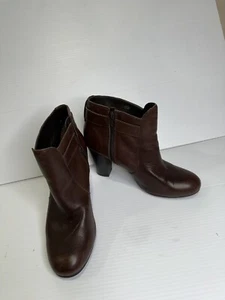 Liz Claiborne ankle boots brown leather zip up 10N - Picture 1 of 8