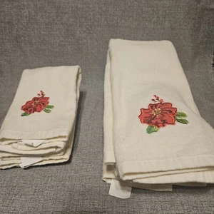100% Cotton Towel Set Applique Bathroom Christmas 8 Piece Red Poinsettia  - Picture 1 of 8