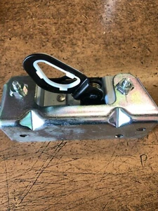 NUEVO FABRICANTE DE EQUIPOS ORIGINALES NISSAN TITAN 2004-2015 CONJUNTO DE PESTILLOS PUERTA DE ALMACENAMIENTO EXTERIOR TRASERO - Imagen 1 de 5