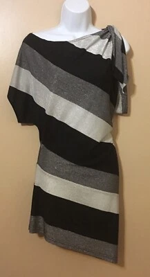 Vestido informal de verano, cuello redondo, patrón geométrico.(1) Foto 1 de 4