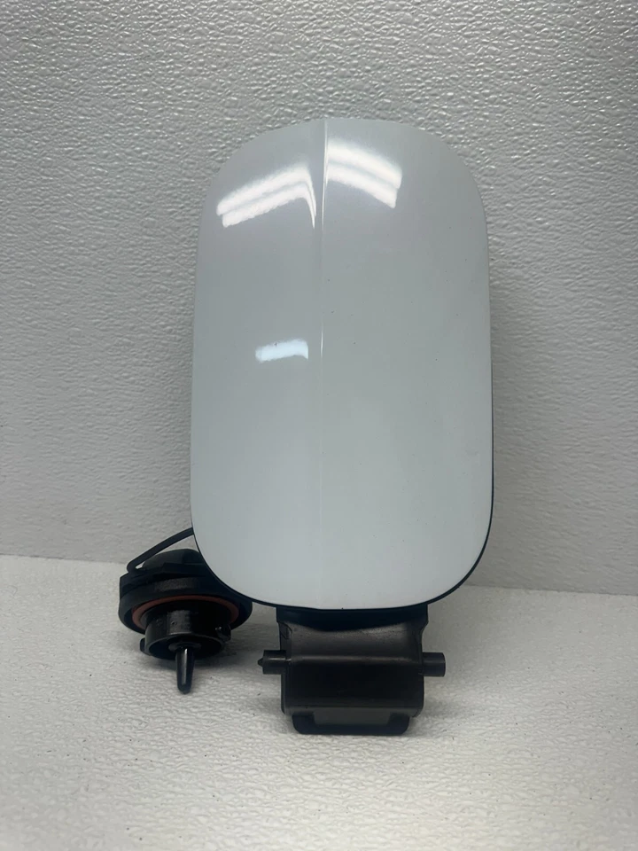 2018 - 2022 AUDI Q7 4M FUEL GAS TANK DOOR LIF FILLER WHITE 4M0809906 OEM 242034 - Image 1 of 4