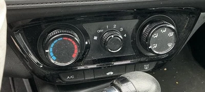 Temperature Control US Market Manual Temperature Control Fits 16-22 HR-V 804927 - Image 1 of 4