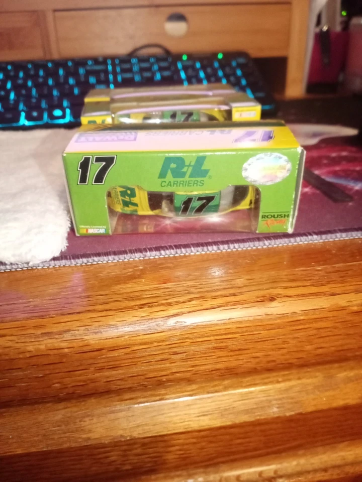 RL Carriers NASCAR Die Cast réplica 17 Foto 1 de 1