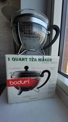 Máquina de té Bodum de un cuarto de galón 32 onzas oz Foto 1 de 2