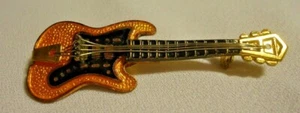 2,25" Western Germany Miniatur Fender Gitarre Anstecknadel Brosche orange schwarz goldfarben - Bild 1 von 2