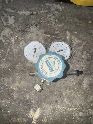 Regulador Airgas Y11-244D Foto 1 de 4