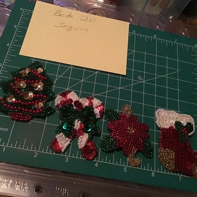 Lote de 4 Apliques Vintage Navidad Artesanal Lentejuelas Coser en Parche 2.5 Foto 1 de 4