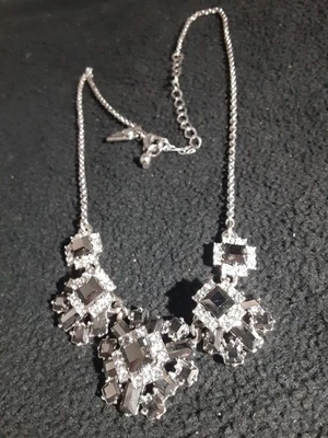 Collar Kate Spade estrás tono plata 16" - 18" Foto 1 de 3