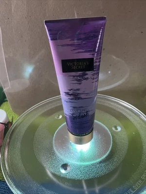 Victoria’s Secret Love, hechizo, salpicaduras, fragancia, loción, individual Foto 1 de 4