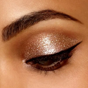 Stila Kitten Karma Glitter Eyeshadow 2.25ml - Rose Gold Shimmer - Picture 1 of 11