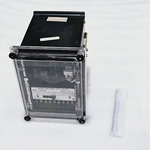 Relé de desplazamiento neutro de voltaje Alstom VDG14AF9001ACH - Imagen 1 de 13