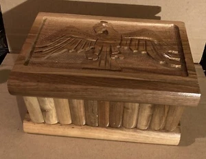 Schmuckkästchen Adler aus Holz geschnitzt mit verstecktem Schlüsselloch + verstecktem Schlüssellochfach - Bild 1 von 12