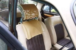 VW VOLKSWAGEN HEAD REST CLASSIC VINTAGE SEAT PAIR / LIGHT BEIGE Ivory piping - Picture 1 of 1