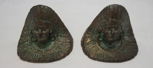 Nummeriertes Paar Indianer Indianer Häuptling Kopf Bronzeguss Kupfer Buchstützen 1920 - Bild 1 von 9