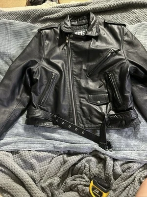 FMC 黑色 100% 皮革超级明星摩托车夹克骑手风格男式 52 码 — 第 1/4 张图片
