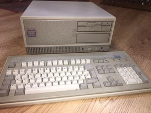 Computer vintage PC Olivetti M240 floppy 5 1/4 e tastiera originale, funzionante - Afbeelding 1 van 11