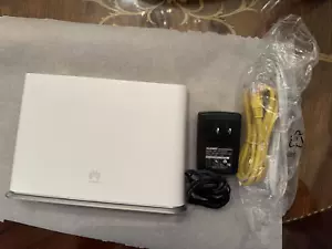 Unlocked Huawei B882-66 4g LTE Smart Hub Wireless Gateway Router 100mbps - Picture 1 of 7