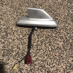 15-20 ESCALADE TAHOE YUKON SILVERADO SHARK FIN ANTENNA 23258454 Silver - Picture 1 of 4