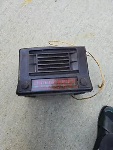 1946 ADMIRAL AM RADIO MODEL 6T02 - Picture 1 of 13