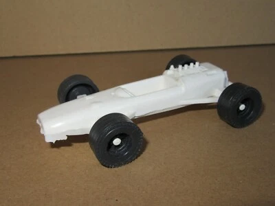 530B Vintage Giocattolo Da Bazar IN Plastica F1 Bianco L 11 CM Formula 1 Hot Rod - Immagine 1 di 4