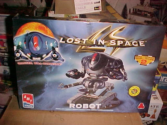 AMT----LOST IN SPACE,,,ROBOT - Image 1 of 1