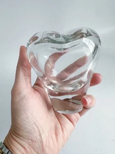 Herzförmige Vintage Kristall Knospenvase/Briefbeschwerer Handarbeit Made in Brazil? - Bild 1 von 5