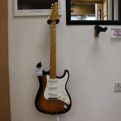 VESTER TRADITION SERIES STRAT STYLE GUITAR - Image 1 of 4