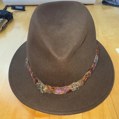 Sombrero Fedora de Fieltro de Piel de Siesta Larga de Colección Churchill Borde de Pluma Marrón Talla Grande Foto 1 de 4