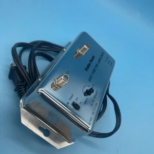 RadioShack Archer 15-1113A 20dB Signal Amplifier UHF/VHF/FM with Gain & FM Trap - Picture 1 of 6