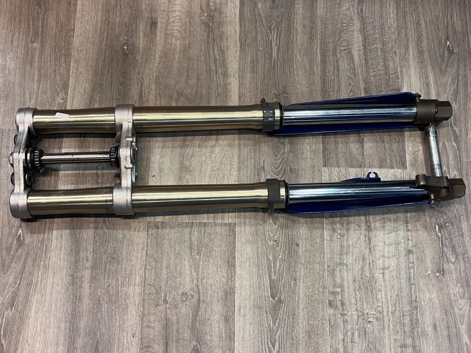 Horquilla Husqvarna TE 450 Upside Down con puentes Marzocchi Shiver USD Foto 1 de 4