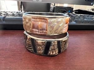 2 PCS SHELL INLAY STAINLESS STEEL BANGLE BRACELET 1” - Picture 1 of 4