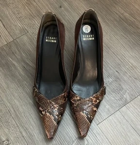 Zapatos de salón Stuart Weitzman vintage de cuero marrón de gamuza y piel de serpiente - Imagen 1 de 10