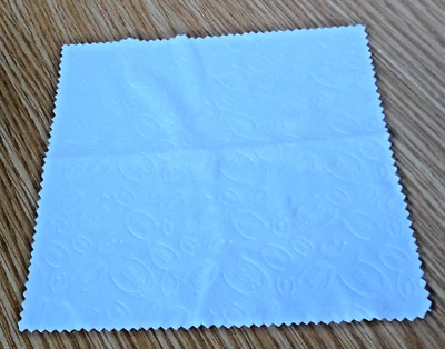 Paño de limpieza Just Cavalli blanco + logotipos para gafas de sol/anteojos 148 mm - ¡Nuevo/NUEVO! Foto 1 de 4