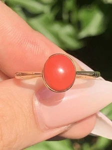 9 Carat Gold Natural Coral Polished Exceptional Antique Ring  - Imagen 1 de 6