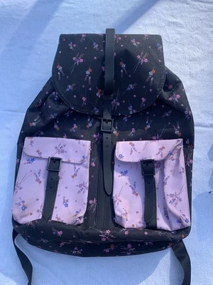 Mochila Jansport negra con patrón floral 4 bolsillos con cremallera 11" bolsillo para computadora nueva sin etiquetas Foto 1 de 4