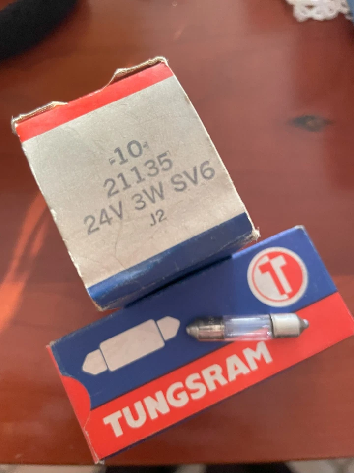 LAMPADINA TUNGSRAM 21135 SV6, 24V, 3W - Immagine 1 di 1