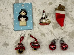Lot of Christmas Earrings and Pins, Brooches - Picture 1 of 7