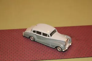 VINTAGE DINKY TOYS- #150 ROLLS ROYCE SILVER WRAITH ** VERY NICE ** - Picture 1 of 4