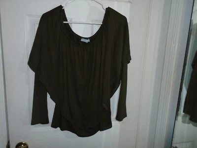 Top Chatoyant verde en capas fuera del hombro talla mediana Foto 1 de 2