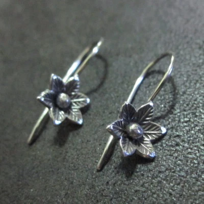 Orecchini d'argento Hill Tribe Fine Sterling Silver Earrings Flower small Artsy - Image 1 of 3