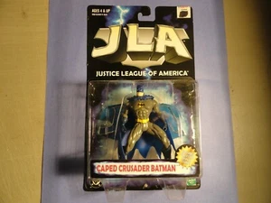 HASBRO 1999 CAPA CRUZADA BATMAN LIGA DE JUSTICIA DE AMÉRICA CON SOPORTE DE EXHIBICIÓN NUEVO - Imagen 1 de 6