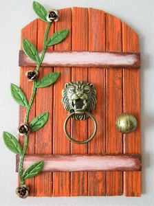 Handmade Wooden Lion Head Rose Vine Halloween Aged Castle Style Fairy Door - Picture 1 of 5